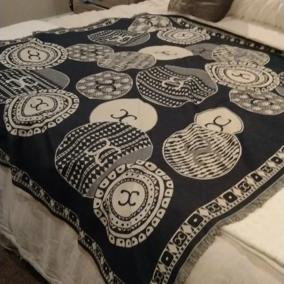 Throw Blanket w/fringe .55" soft gorgeous warm cozy. Happy holidays shawl - Picture 3 of 5